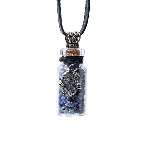 Φυσικό ορυκτό πέτρωμα σε γυάλινη συσκευασία δώρου με κορδόνι-«Κράτα το κακό μάτι μακριά» Λάπις Λάζουλι (Lapis Lazuli) & Hamsa Διαστάσεις: 3,6 cm