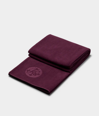 Manduka πετσέτα Στρώματος eQua® Yoga Towel - Acai   183 x 67 cm  400 g - mykarma.gr