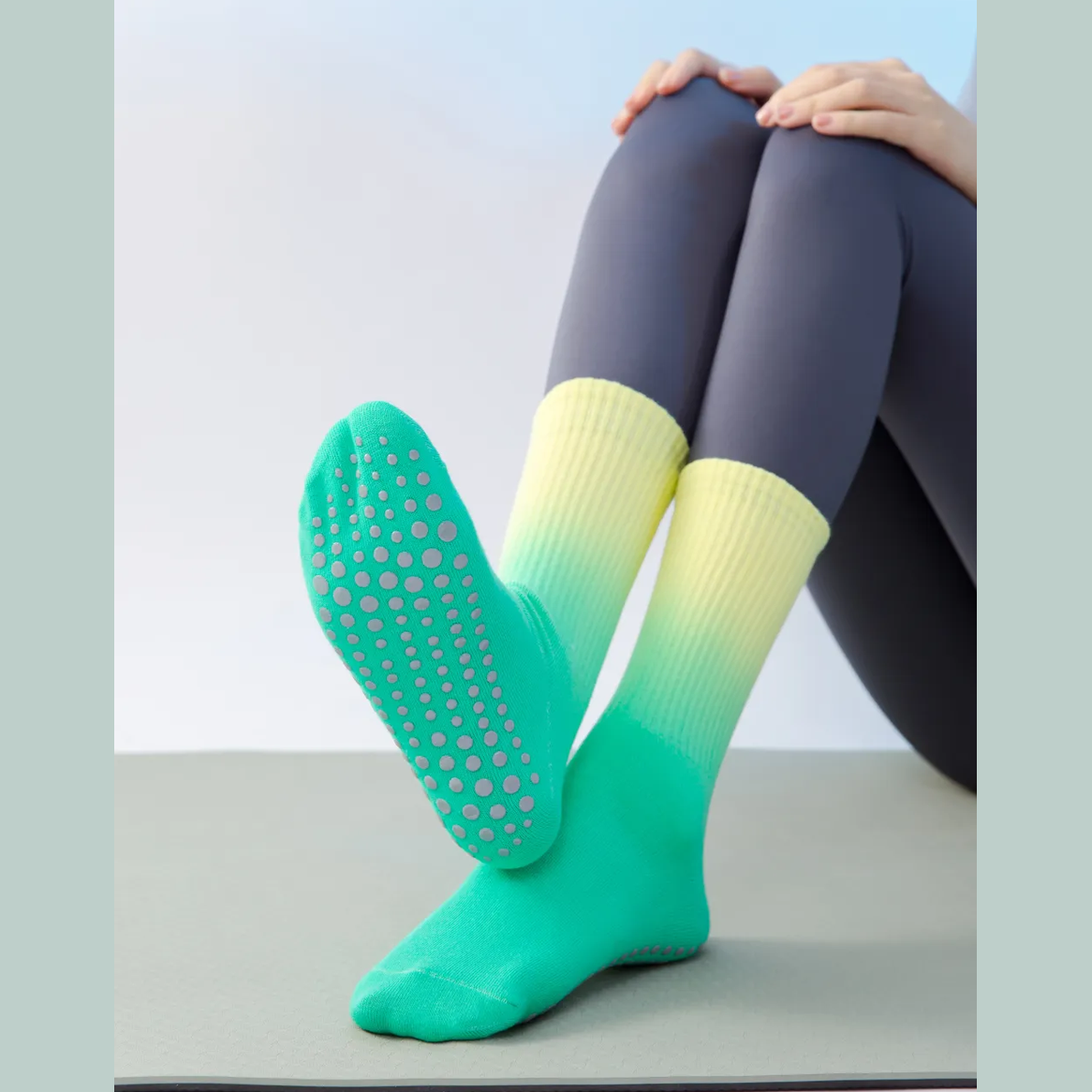 Αντιολισθητικές Ψηλές Κάλτσες - Tie-Dye Non-Slip Socks – Yoga & Pilates - ποικιλία χρωμάτων  No 37-43 - mykarma.gr