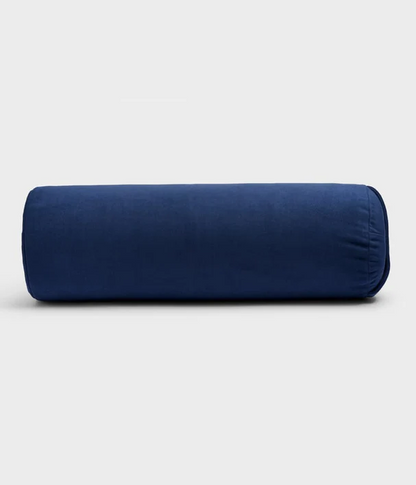Manduka  enlight™ round Bolster - Midnight (blue).Διαστάσεις: 69 x 23 cm Βάρος: 1 kg - mykarma.gr