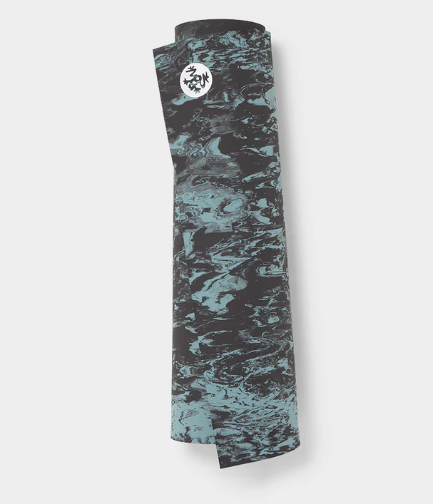 New Στρώμα Manduka Rheo Yoga & Pilates Mat - Blue Lotus Marble  172cm x 61cm x 8mm  1,4kg - mykarma.gr