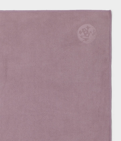 Manduka - Πετσέτα Χειρός - eQua® Hand Yoga Towel - Elderberry Διαστάσεις: 41cm x 67cm Βάρος: 90γρ - mykarma.gr