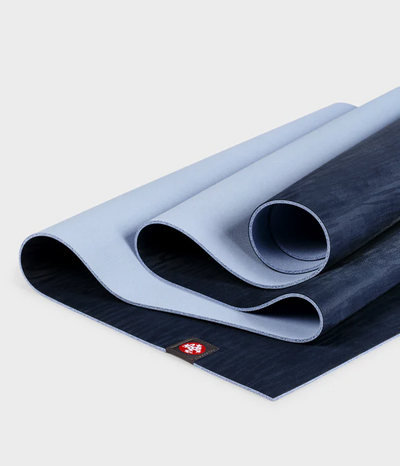 Στρώμα Yoga Mat Manduka eKO® Lite Mat 4mm - Midnight Βάρος: 2.3 kg  Διαστάσεις: 180 cm x 61 cm  4 mm - mykarma.gr