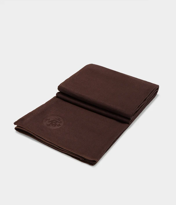 Manduka πετσέτα Στρώματος eQua® Yoga Towel - Caffe  183 x 67 cm   400 g - mykarma.gr