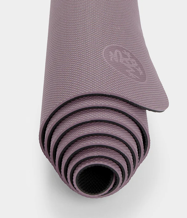 Στρωμα με γραμμή - Manduka Begin Yoga Mat - Elderberry Thunder Βάρος: 1,1 kg Διαστάσεις: 172 x 61 x 5mm