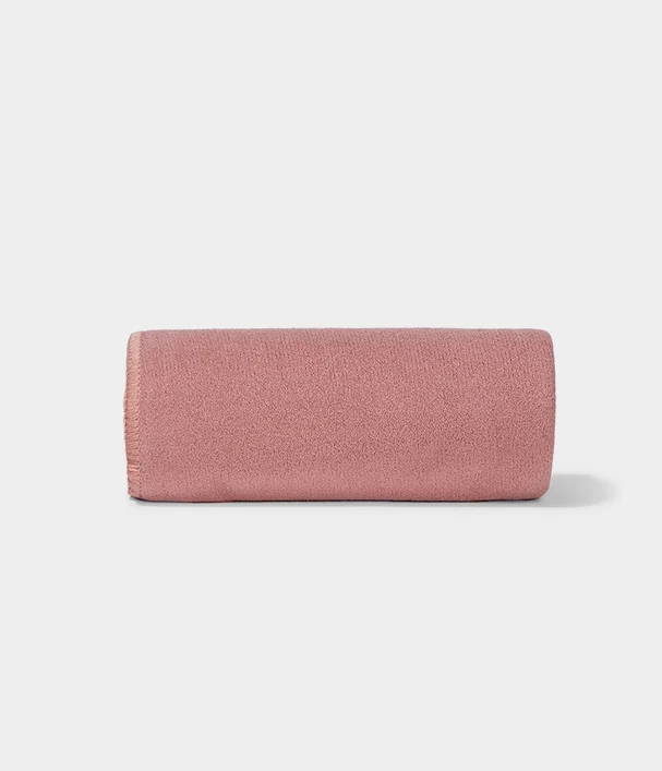 Manduka - Πετσέτα Χειρός - eQua® Hand Yoga Towel - Rosehip Βάρος: 90 g  Διαστάσεις: 41cm x 67cm - mykarma.gr