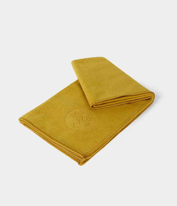 Manduka - Πετσέτα Χειρός - eQua® Hand Yoga Towel - Deep Sol Διαστάσεις: 41cm x 67cm Βάρος: 90γρ - mykarma.gr