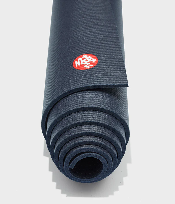 Long Στρώμα Yoga Mat Manduka pro® yoga mat - Midnight  6mm Διαστάσεις: 215cm x 66cm  4,3 kg - mykarma.gr