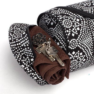 Bodhi Yoga Asana Mat Bag Maharaja - Τσάντα Μεταφοράς για στρώμα “Bandhani” - βαμβάκι - black/white Διαστάσεις 60 cm - mykarma.gr