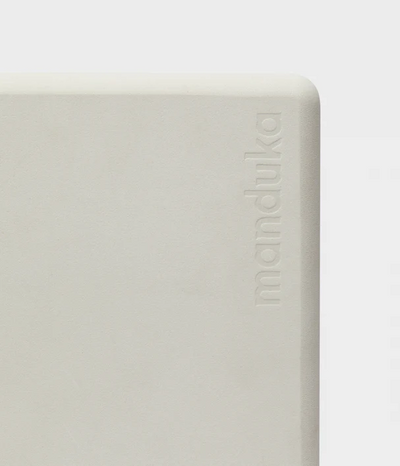 Manduka Recycled Foam Yoga Block - Linen  •450γρ  • 23 x 15 x 10 εκ - mykarma.gr