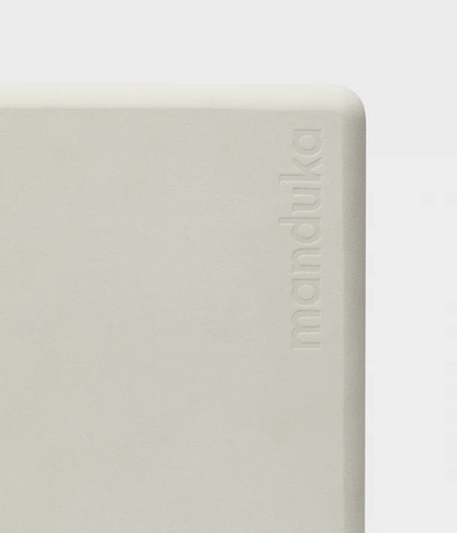 Manduka Recycled Foam Yoga Block - Linen  •450γρ  • 23 x 15 x 10 εκ