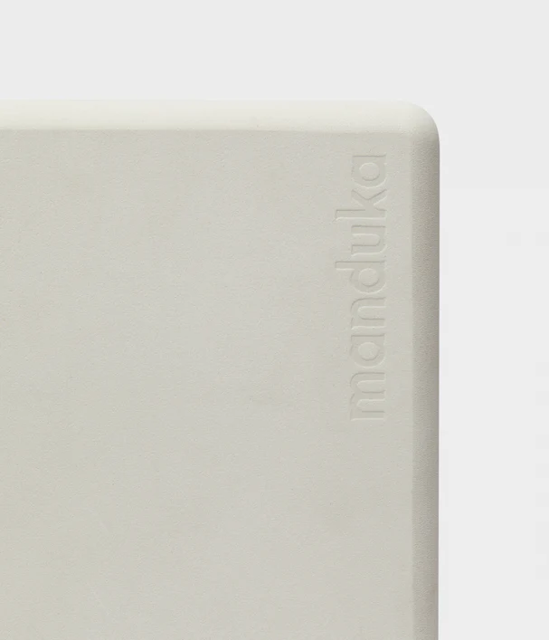 Manduka Recycled Foam Yoga Block - Linen  •450γρ  • 23 x 15 x 10 εκ