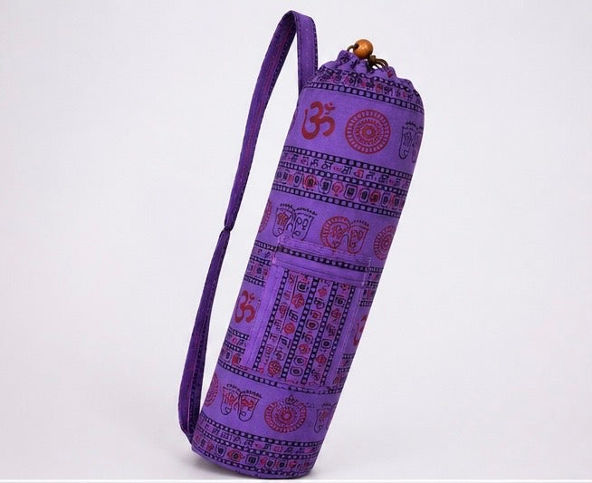 Boho Yoga Mat Bag - Τσάντα Μεταφοράς “Ohm” για στρώμα με πρακτικό κορδόνι - λεπτό βαμβάκι - ποικιλία χρωμάτων Διαστάσεις: 73x22x12 cm Ø12 cm