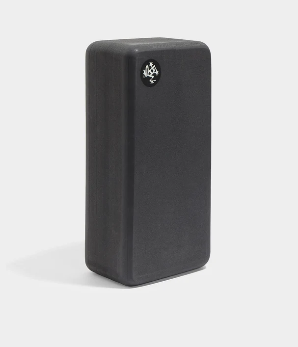 Manduka Lean Recycled Foam Yoga Block - Thunder  •270γρ  • 22 cm x 7 cm x 11 cm