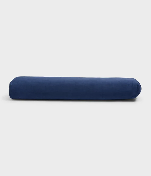 Manduka Lean Bolster - Midnight Blue Διαστάσεις: 74 x 18 x 8cm Βάρος: 0,45 kg - mykarma.gr