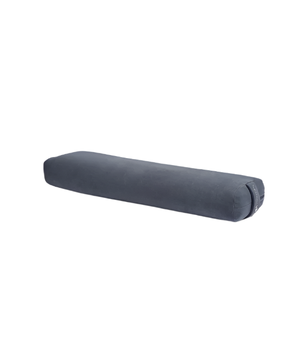 Manduka  Lean Bolster - Thunder Διαστάσεις: 74 x 18 x 8cm Βάρος: 0,45 kg - mykarma.gr