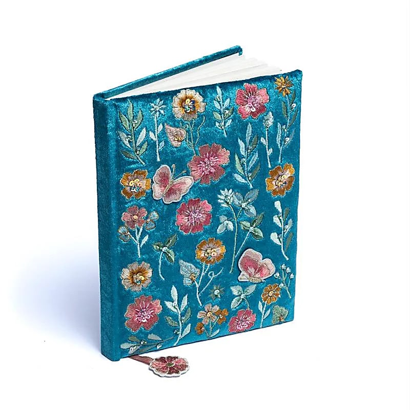 Βελούδινο Σημειωματάριο/Notebook «Flowers» με κεντήματα - 160 σελίδες Μέγεθος: 15 x 20 cm - mykarma.gr