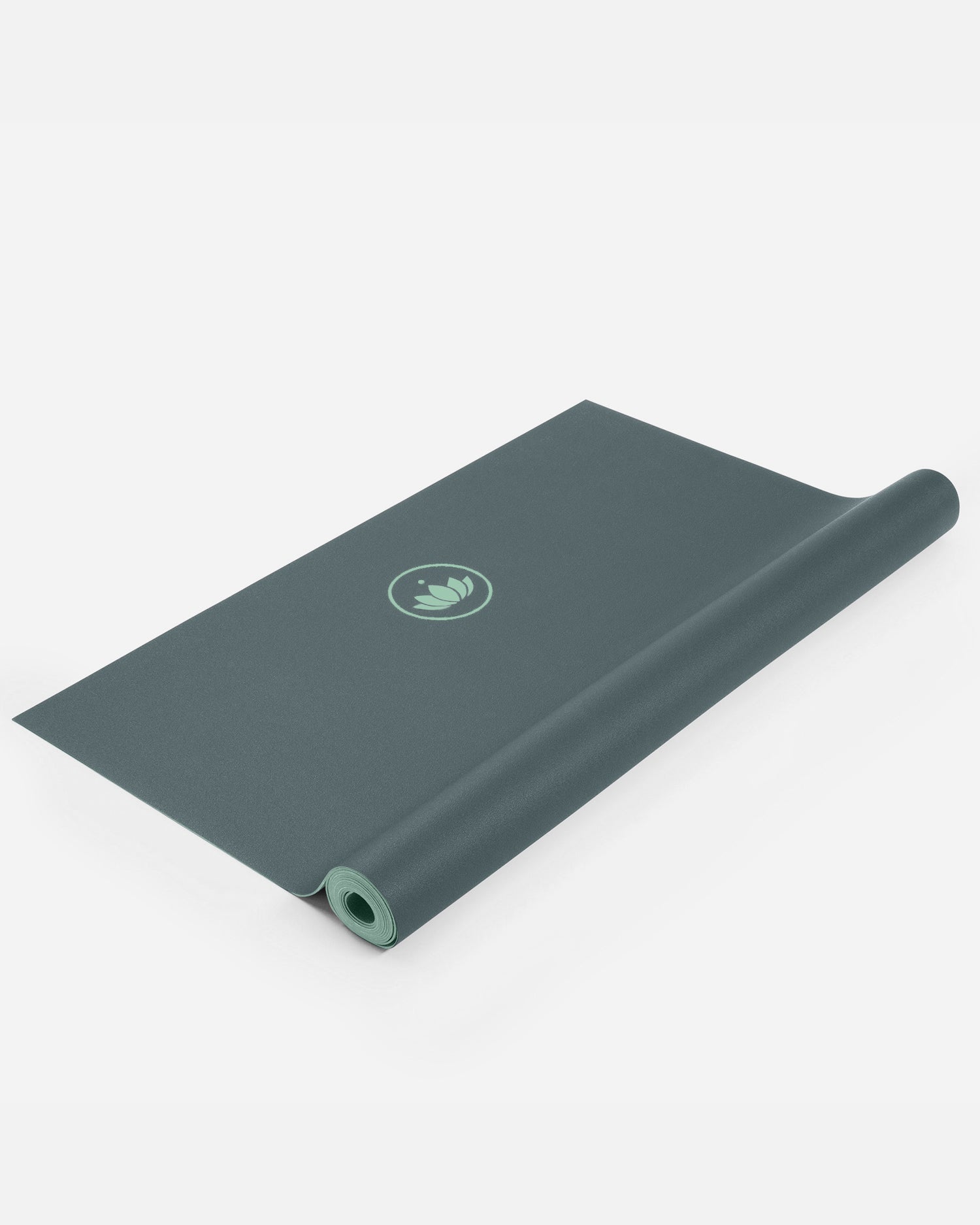 Lotuscrafts Travel Yoga Mat ARISE | Αντιολισθητικό στρώμα Yoga από φυσικό καουτσούκ & 15% ανακυκλώσιμο λατέξ - Balsam Green Βάρος: 1kg Διαστάσεις: 185cm x 65cm Πάχος: 0,13cm - mykarma.gr