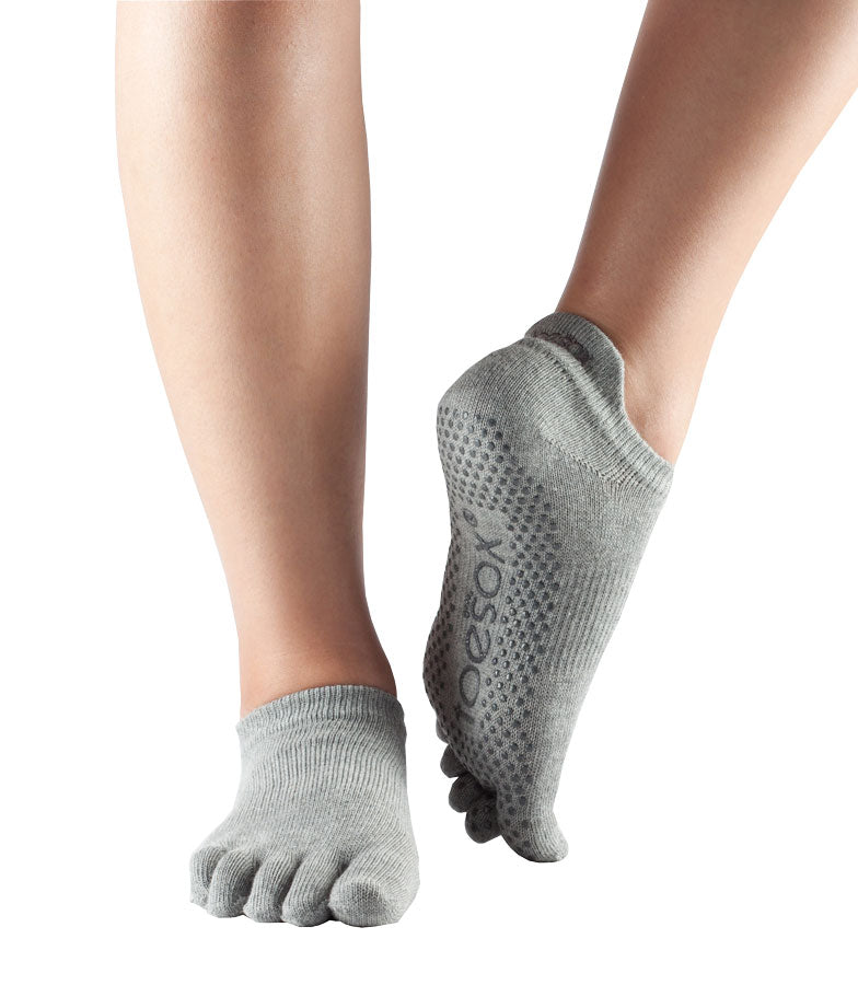 Toesox Full Toe Ankle Grip Low Rise | Αντιολισθητικές χαμηλές κάλτσες με δάκτυλα από Οργανικό βαμβάκι - mykarma.gr