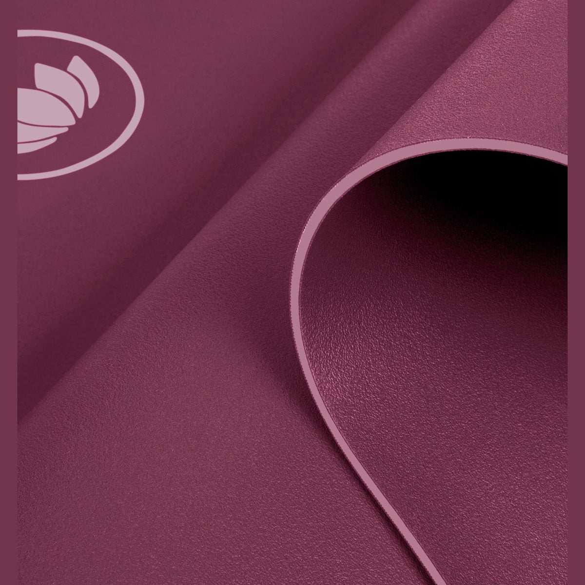 Lotuscrafts Yoga Mat ARISE | Αντιολισθητικό στρώμα Yoga από φυσικό καουτσούκ & 15% ανακυκλώσιμο λατέξ - Dark Cranberry Βάρος: 2kg Διαστάσεις: 185cm x 65cm Πάχος: 0,4cm - mykarma.gr