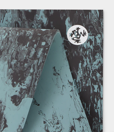 New Στρώμα Manduka Rheo Yoga & Pilates Mat - Blue Lotus Marble  172cm x 61cm x 8mm  1,4kg - mykarma.gr