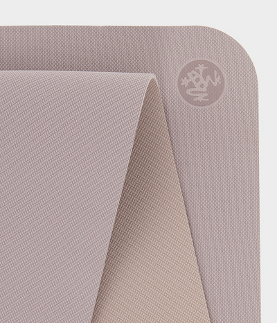 Στρωμα με γραμμή - Manduka Begin Yoga Mat - Sphinx Moonlight Βάρος: 1,1 kg Διαστάσεις: 172 x 61 x 5mm - mykarma.gr