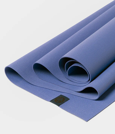 Στρώμα Manduka Travel eKO® superlite yoga mat - Yes Please  1,5mm  180cm x 60cm  1kg - mykarma.gr
