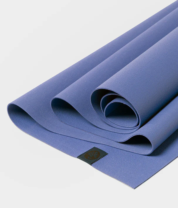 Στρώμα Manduka Travel eKO® superlite yoga mat - Yes Please  1,5mm  180cm x 60cm  1kg - mykarma.gr