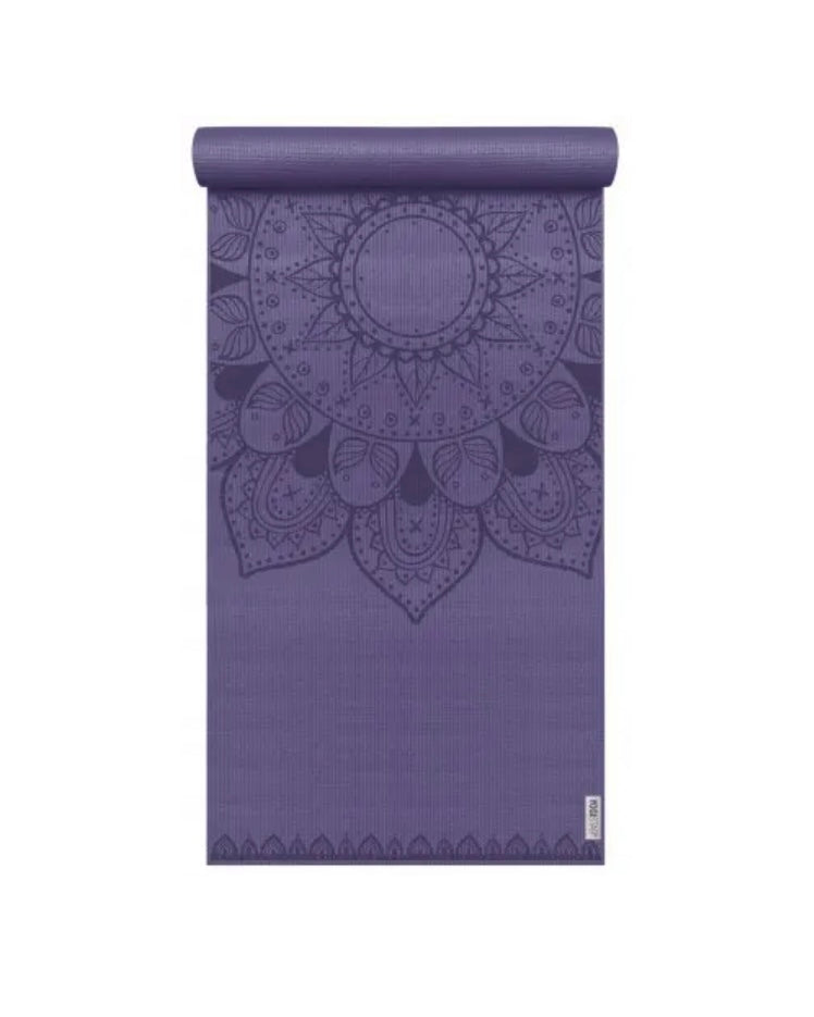 Yogistar - Στρώμα γιόγκα Basic Art Collection 'Harmonic Mandala' (Aubergine) Διαστάσεις: 183 εκ x 61 εκ x 4 mm Βάρος 1,25 kg - mykarma.gr
