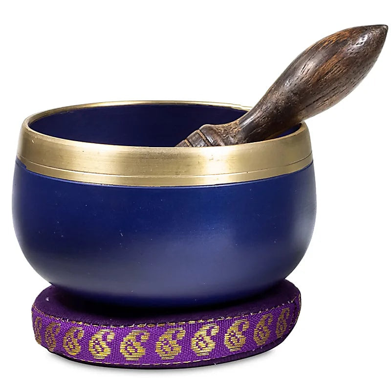 Σετ μουσικό μεταλλικό Singing Bowl Ohm Crown Chakra Sahasrara με ραβδί & μαξιλάρι δώρο-μωβ. Διαστάσεις:7,7 εκ Βάρος: 230 γρ