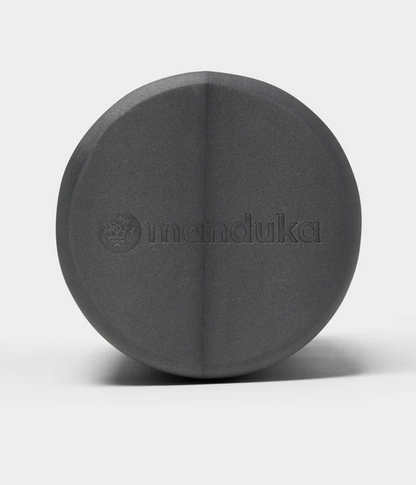 Yoga Manduka Block- Recycled Foam Roller - κύλινδρος αφρού - Thunder 45,7cmx15,2cmx15,2cm - mykarma.gr