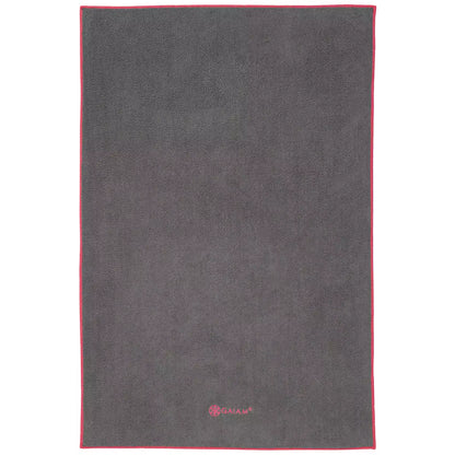 Gaiam - Πετσέτα Χειρός - Hand Yoga Towel - Grey/Fuchsia Red Διαστάσεις: 51cm x 76cm Πάχος: 2,5 mm