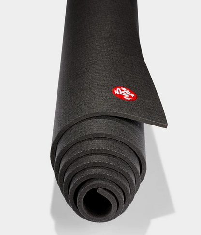 Long Στρώμα Yoga Mat Manduka pro® yoga mat - Black  6mm Διαστάσεις: 215cm x 66cm  4,3 kg - mykarma.gr
