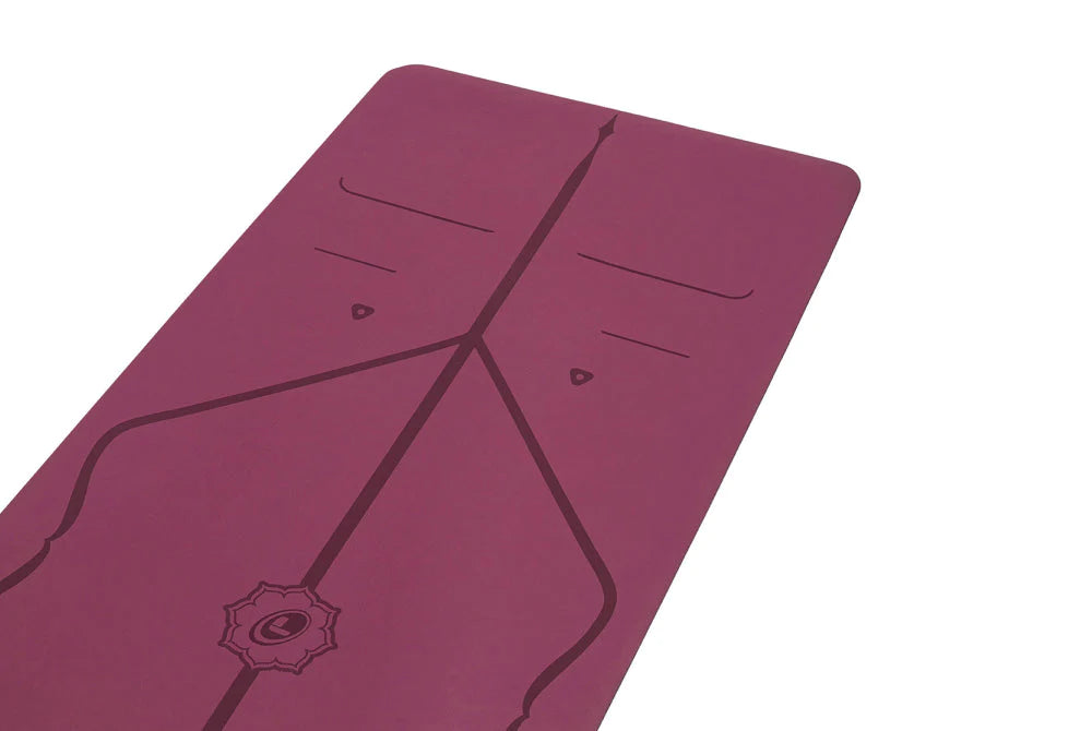 Liforme Yoga Mat Maroon | Στρώμα Yoga Maroon + τσάντα ΔΩΡΟ. Βάρος 2.5kg Διαστάσεις 185cm x 68cm Πάχος 4.2mm - mykarma.gr