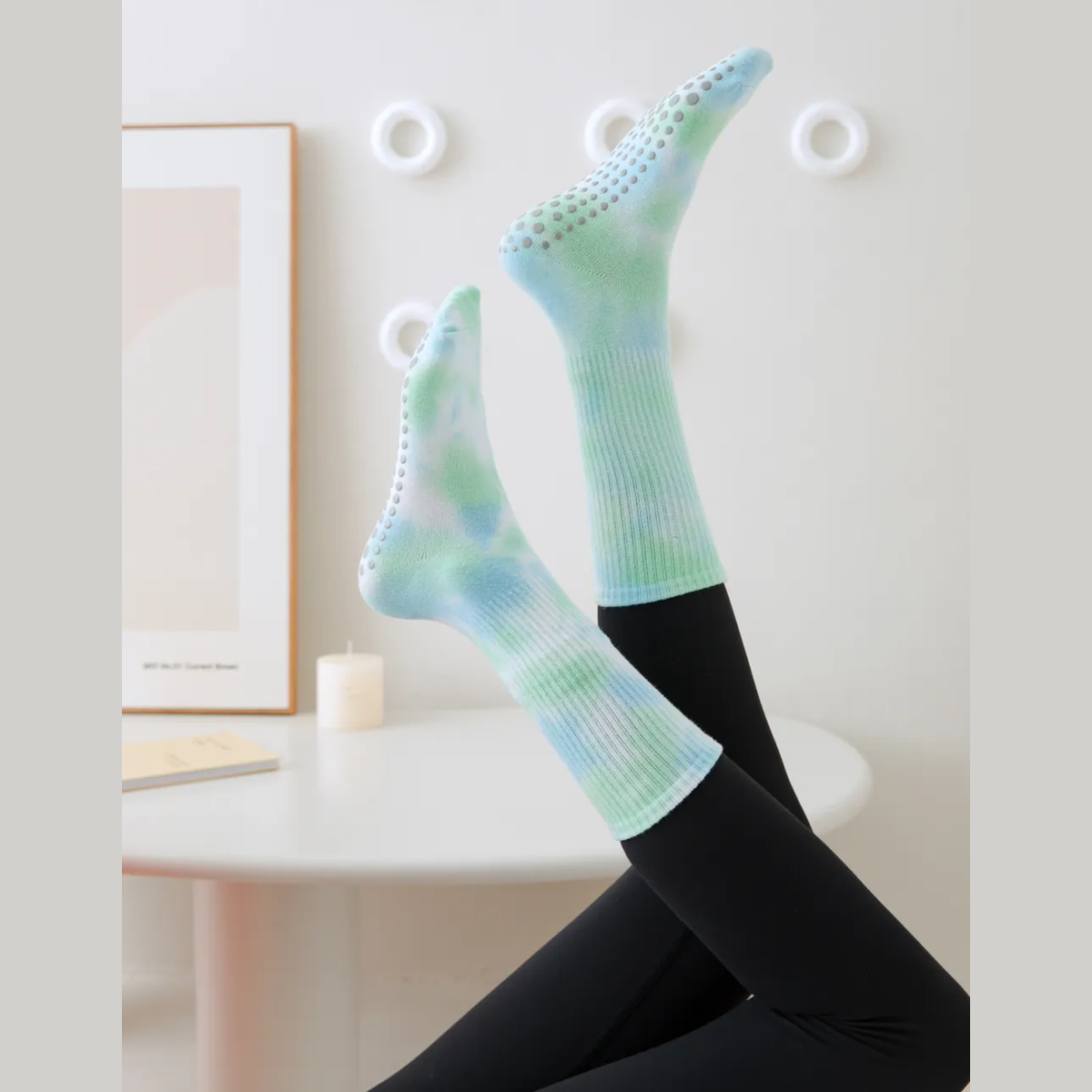 Αντιολισθητικές Ψηλές Κάλτσες - Tie-Dye Non-Slip Socks – Yoga & Pilates No 36-41 - mykarma.gr