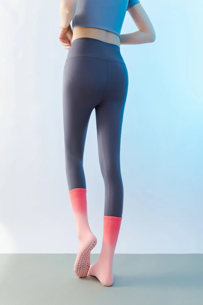 Αντιολισθητικές Ψηλές Κάλτσες - Tie-Dye Non-Slip Socks – Yoga & Pilates - ποικιλία χρωμάτων  No 37-43 - mykarma.gr