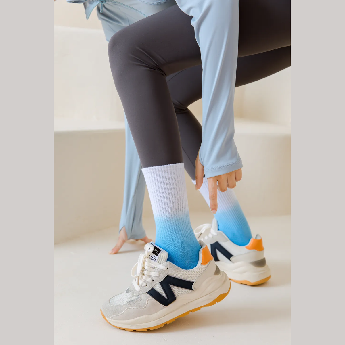 Αντιολισθητικές Ψηλές Κάλτσες - Gradient Non-Slip Socks – Yoga & Pilates - ποικιλία χρωμάτων  No 37-43 - mykarma.gr