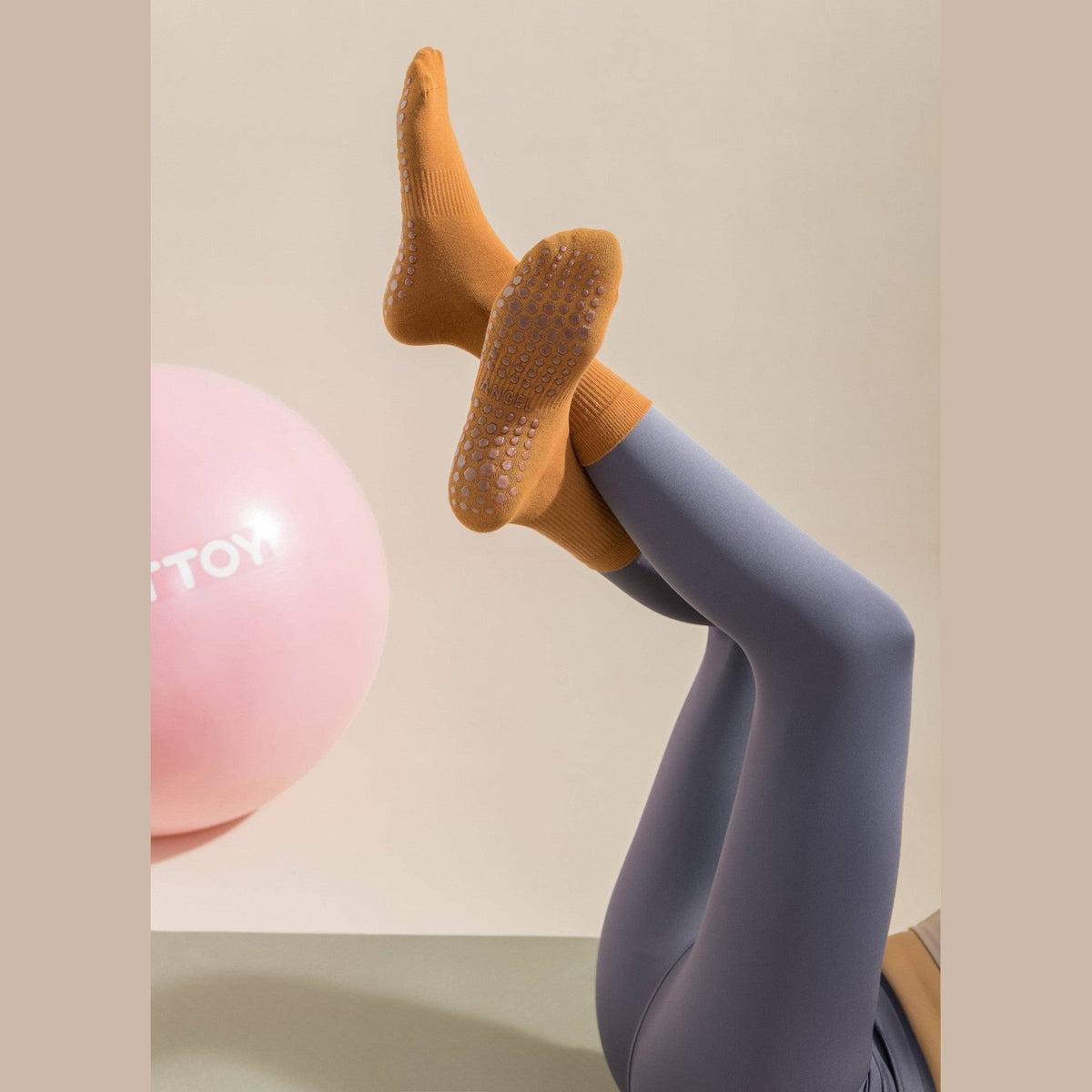 Αντιολισθητικές Κάλτσες - Non-Slip Socks Mid-Calf – Yoga & Pilates - ποικιλία χρωμάτων  No 36-41 - mykarma.gr