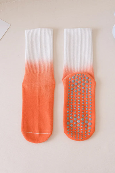 Αντιολισθητικές Ψηλές Κάλτσες - Gradient Non-Slip Socks – Yoga & Pilates - ποικιλία χρωμάτων  No 37-43 - mykarma.gr