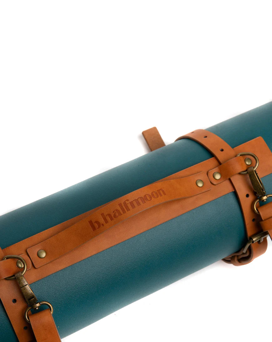 Bhalfmoon ιμάντας μεταφοράς στρώματος - mat carrier- απο vegan leather καφέ