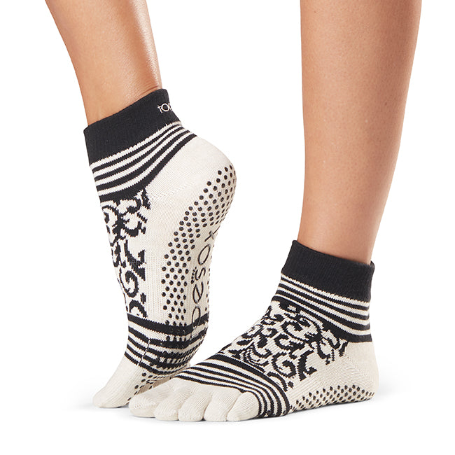 Toesox Full Toe Ankle Grip | Αντιολισθητικές κάλτσες με δάκτυλα. Από Οργανικό βαμβάκι. - mykarma.gr