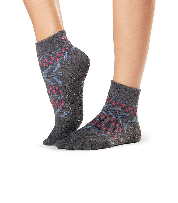 Toesox Full Toe Ankle Grip | Αντιολισθητικές κάλτσες με δάκτυλα. Από Οργανικό βαμβάκι. - mykarma.gr