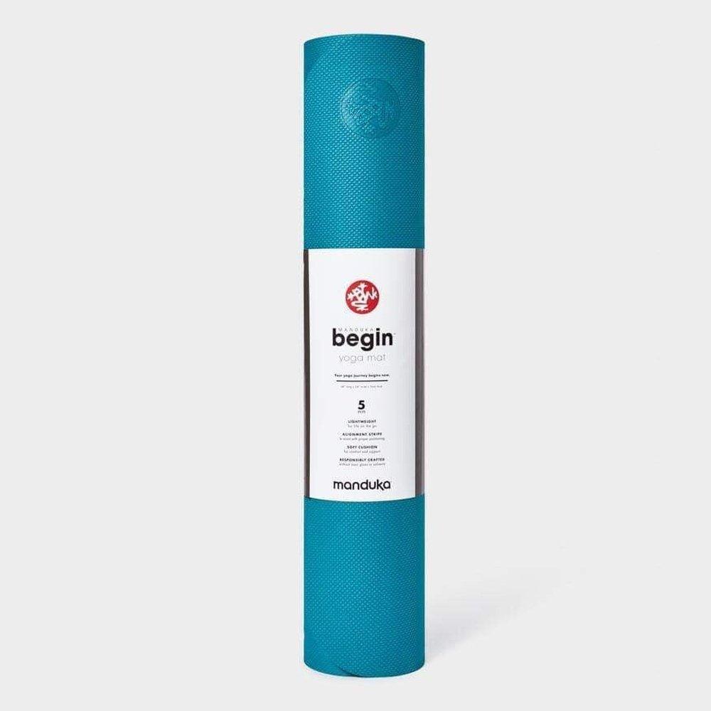 Στρωμα με γραμμή - Manduka WelcOMe Begin Yoga Mat - Bondi Blue. Βάρος: 1,1 kg Διαστάσεις: 172 x 61 x 5mm - mykarma.gr
