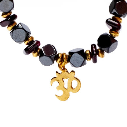Ελαστικό βραχιόλι από Αιματίτη & Γρανάτη (Hematite/Garnet)με Ohm.Διαστάσεις χάντρας 0,5 εκ.Μήκος : 16 εκ - mykarma.gr