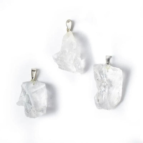 Κρεμαστό Μενταγιόν από Ακατέργαστο Φυσικό Ορυκτό Πετρωμα Λευκό Χαλαζία (Rock Crystal).Διαστάσεις: 2 cm(Η συσκευασία περιέχει 1 τεμάχιο) - mykarma.gr