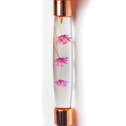 Rose Quartz Massage Roller - Ροζ Χαλαζίας κύλινδροι με Λουλούδια στη λαβή για μασάζ προσώπου. Διαστάσεις: 14 εκ.Βάρος: 70 γρ - mykarma.gr