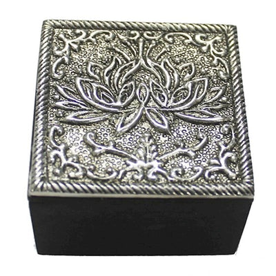 Μικρό Κουτί κοσμημάτων “Lotus”.Διαστάσεις: 6 × 6 × 4 cm Χρώμα:μαύρο. - mykarma.gr