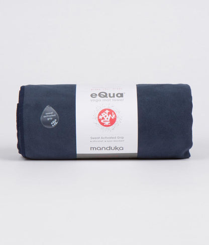 Manduka πετσέτα Στρώματος eQua® Long Yoga Towel -Midnight.  200 x 67 cm  450 g - mykarma.gr