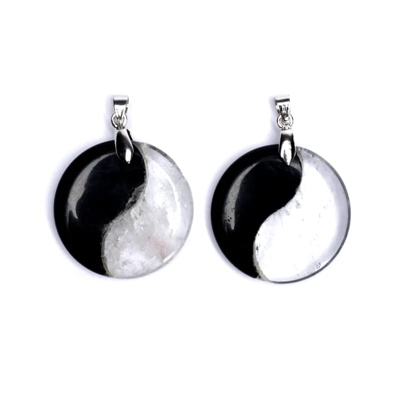 Κρεμαστό Μενταγιόν Yin Yang Μαύρος Οψιδιανός/Λευκός Χαλαζίας (Obsidian/ Rock Crystal).Διαστάσεις 3 εκ.(Η συσκευασία περιέχει 1 τεμάχιο) - mykarma.gr