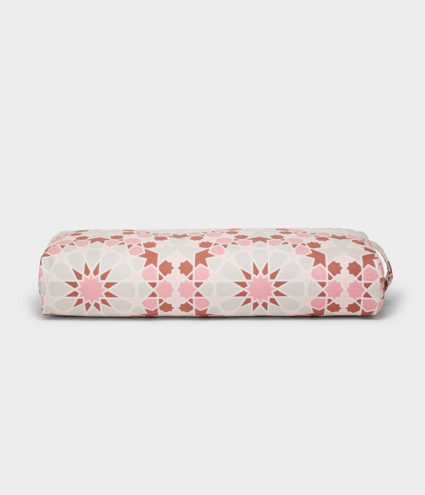 Manduka  enlight™ Rectangular Bolster - Rituals Morganite .Διαστάσεις: 71 x 30 x 12 cm Βάρος: 1,1 kg - mykarma.gr